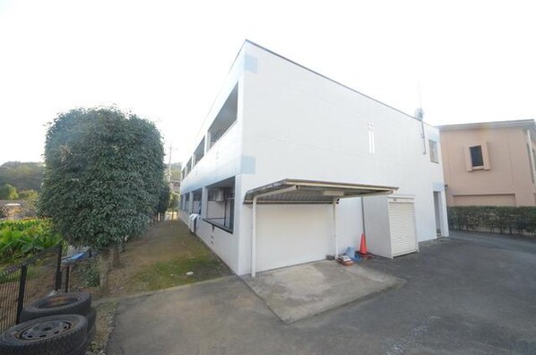 コンフォールの物件外観写真